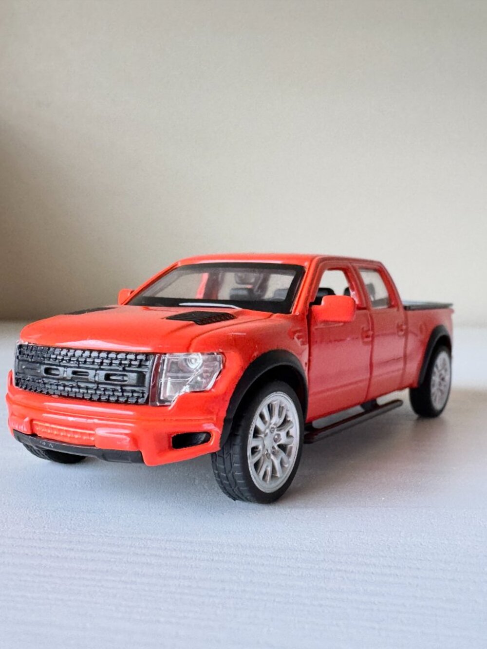 MSZ Ford F-150 SVT Raptor 1:52 Orange Diecast Pull Back Open Doors Pickup Truck